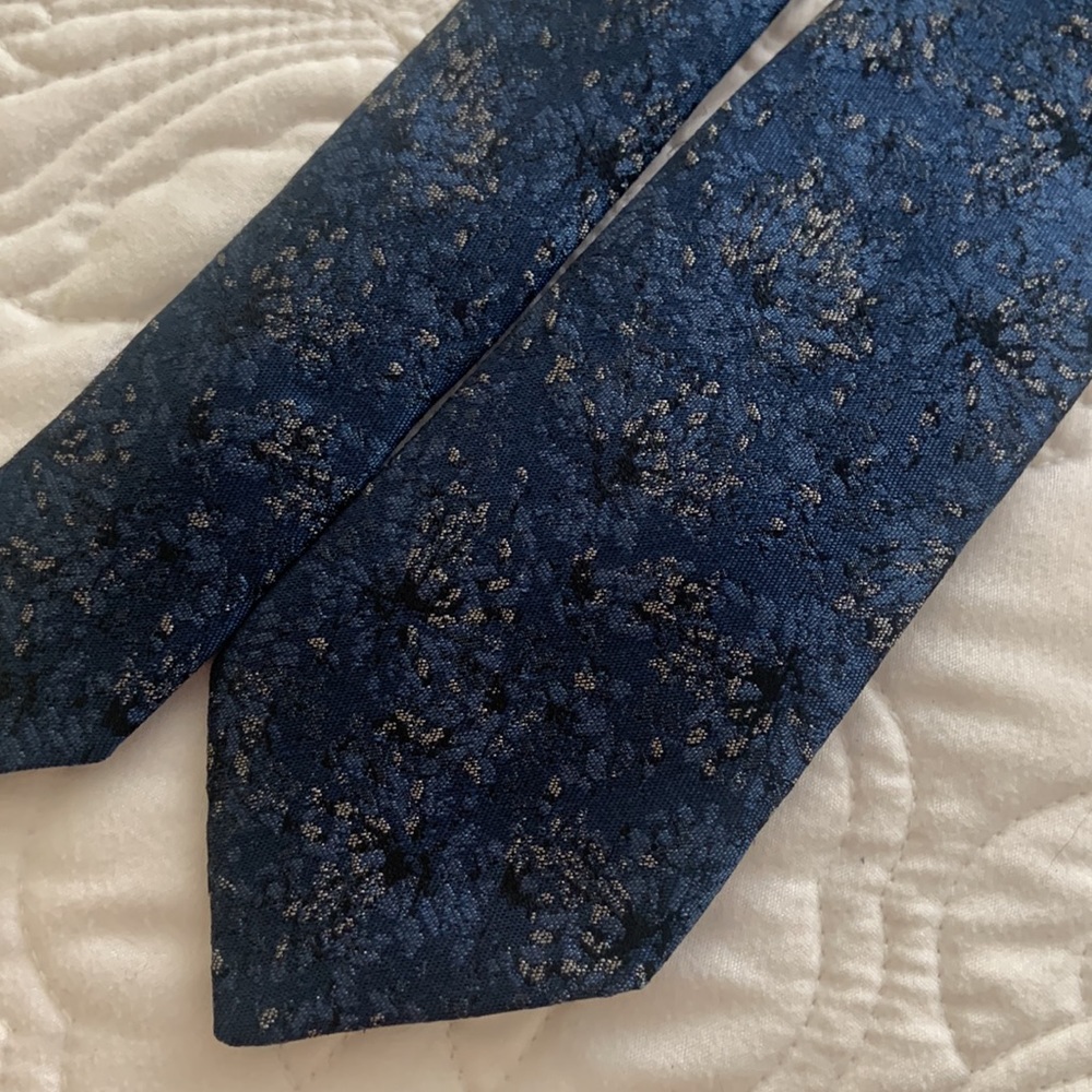 Lanvin Paris fine silk men’s tie